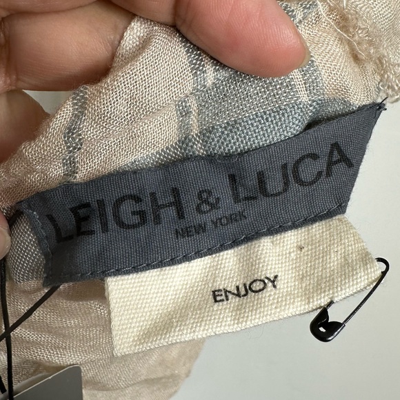 NWT Leigh & Luca Ombre Dye Lux Modal Black & Champaign Lightweight Scarf - Picture 4 of 11